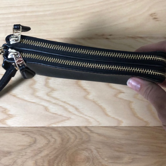 Coach Black Leather Wallet / Coin Purse wristlet - Picture 3 of 7